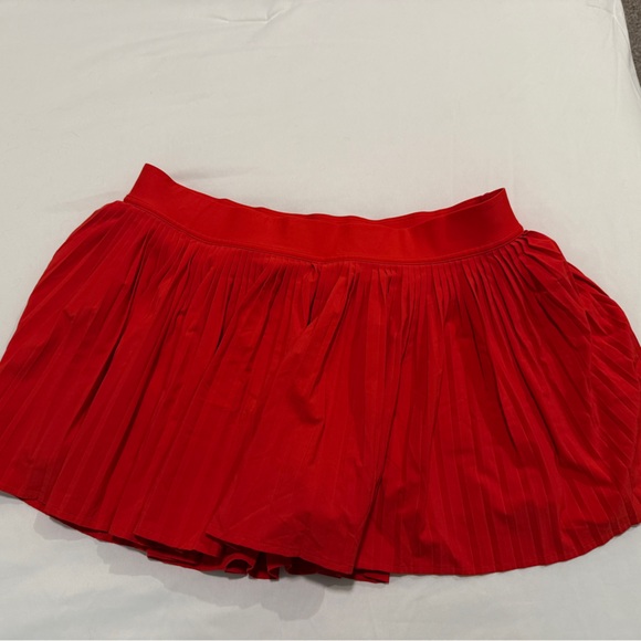 Lululemon Athletica Vibrant Red Apparel - Picture 1 of 3